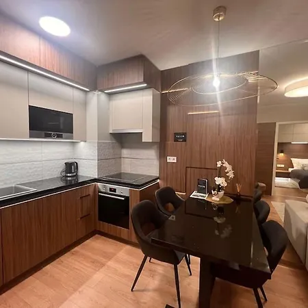 Karzo Lk 208 * Budapest